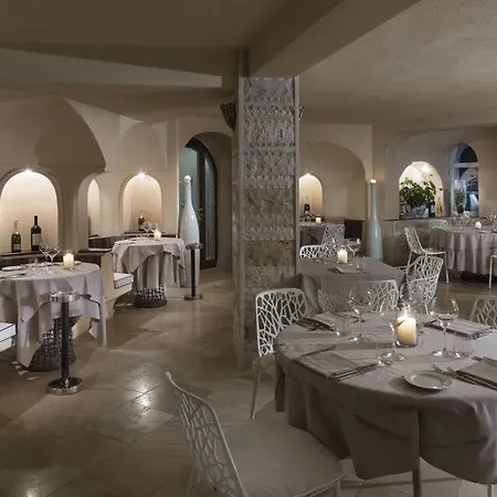 Club Hotel