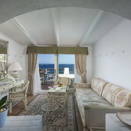 Club Hotel 4*