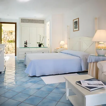 Hotel Club 4*