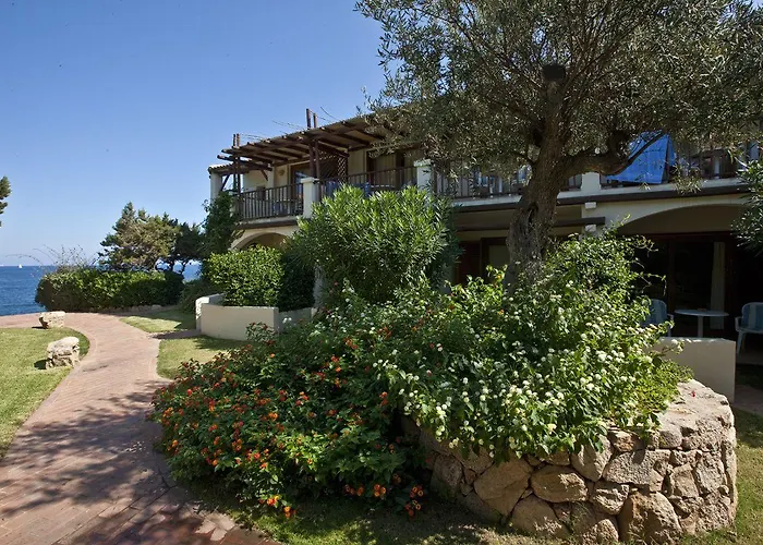 كلوب باجا سردينيا 4* بايا سردينيا